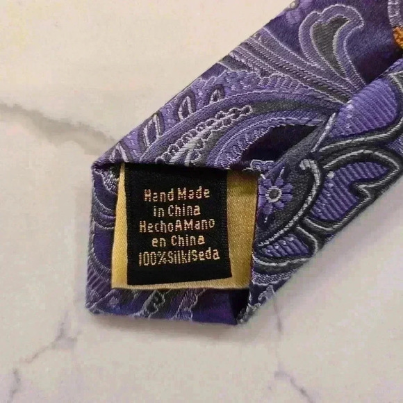 Donald J. Trump Signiture Collection Gold Bar Paisley 100% Silk Tie Purple Mens - Picture 7 of 7